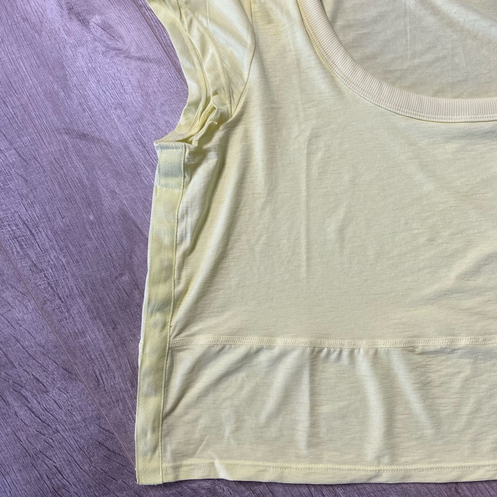 New without tags Free People Movement
Size Medium Crop top with side snaps - Picture 5 of 7
